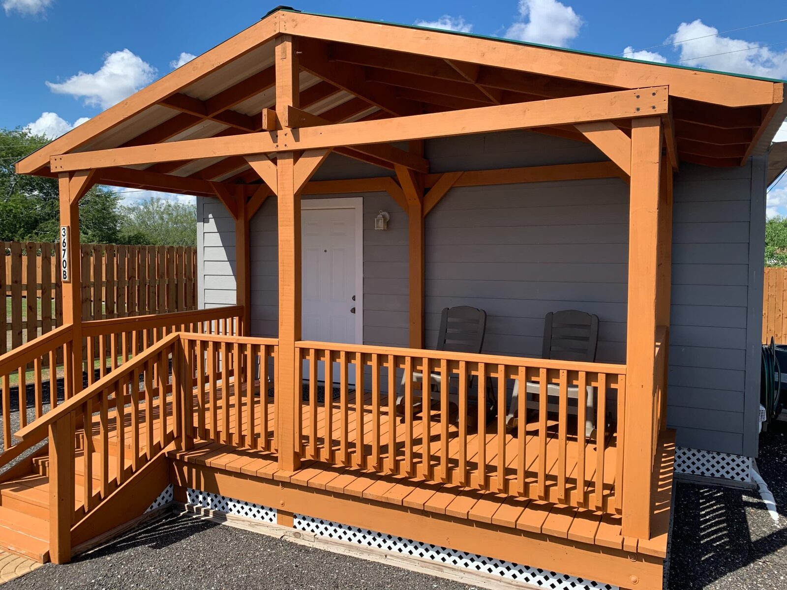 Coastal Calm furnished one-bedroom cabin